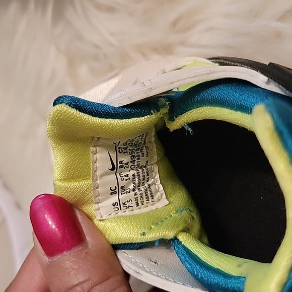 NWT Nike Sneakers - Picture 6 of 6